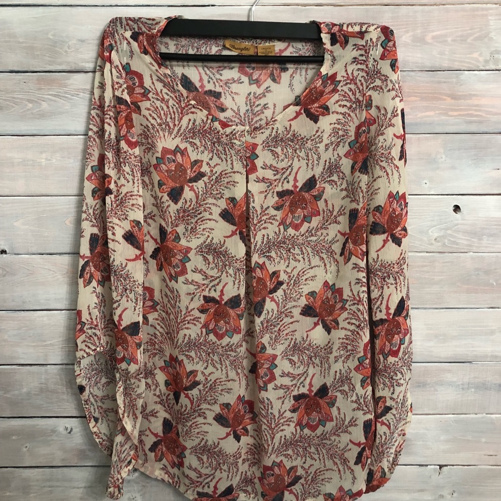 Colorful Wrangler 3/4 length sleeve woman’s top